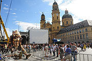 fulminante Münchner Stadt-Revue am Odeonsplatz (Foto: Ingrid Grossmann)